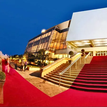 Chateau De L'etoile By Scls Locations *
